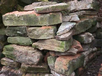 Stones6.jpg (61175 bytes)